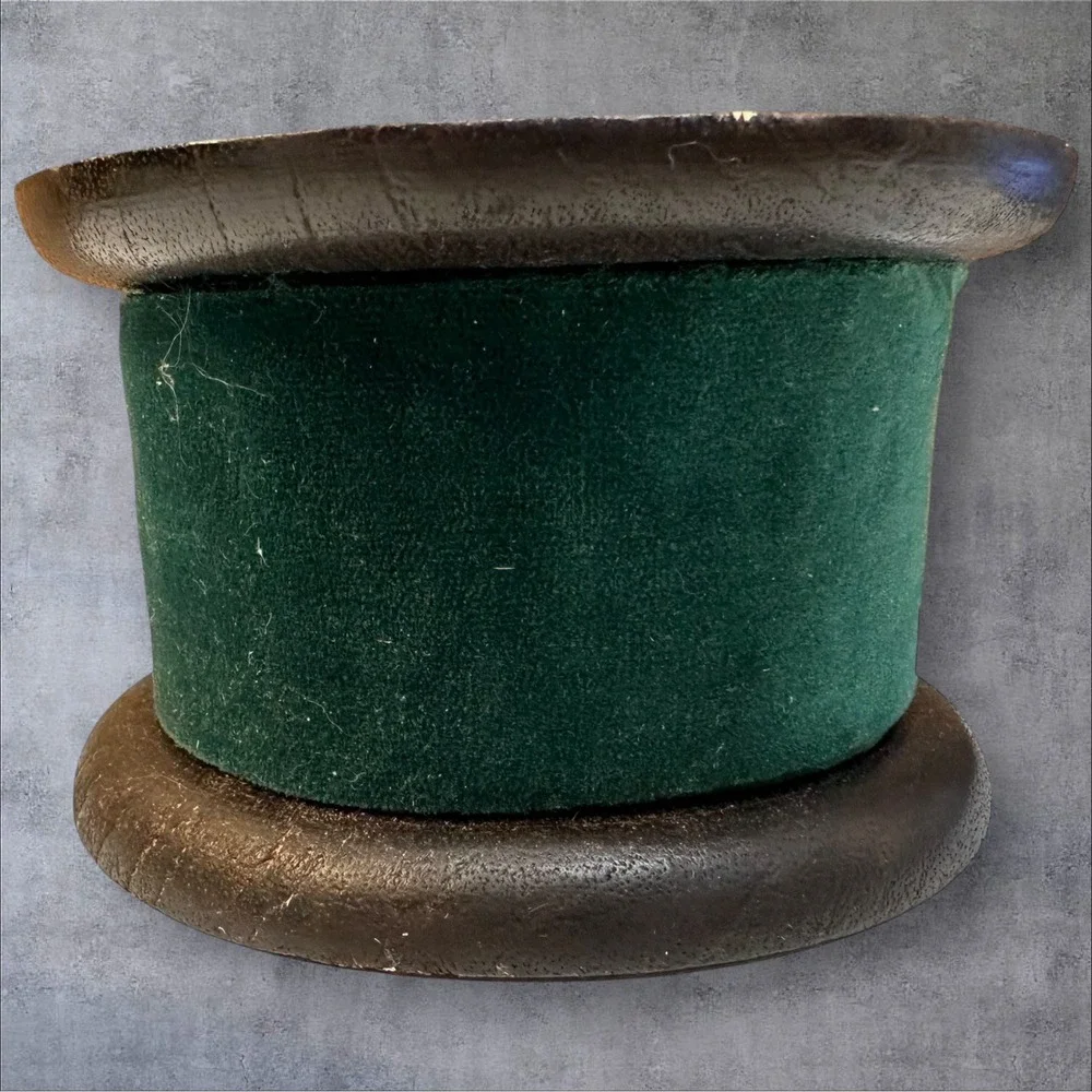 Martha Stewart GREEN VELVET 2‎ Inch Ribbon 10 Yards WOODEN Spool - read